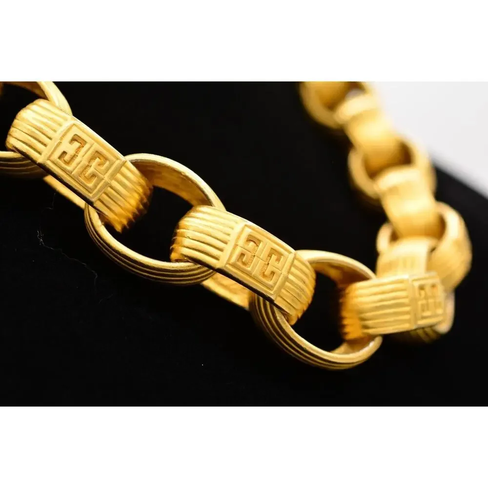 Givenchy stunning necklace